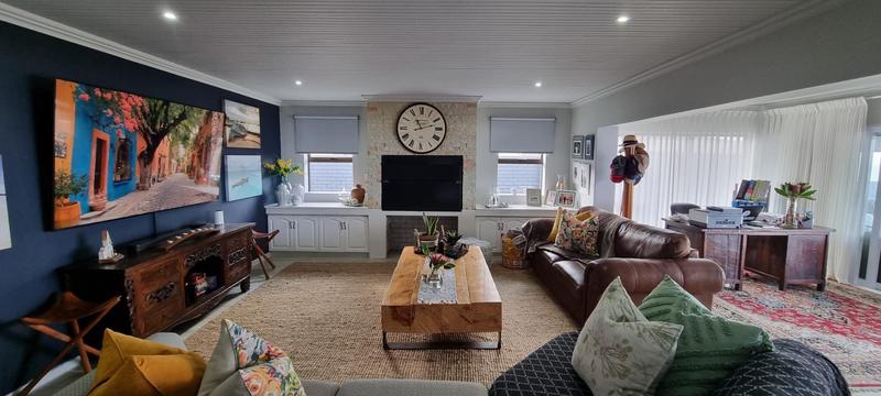5 Bedroom Property for Sale in Reebok Western Cape